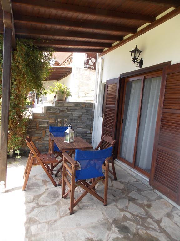 Helios Land Apartman Néosz Marmarász Szoba fotó